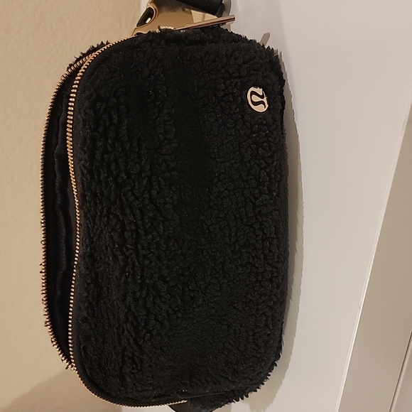 Lululemon everywhere belt bag fleece - Picture 6 of 11